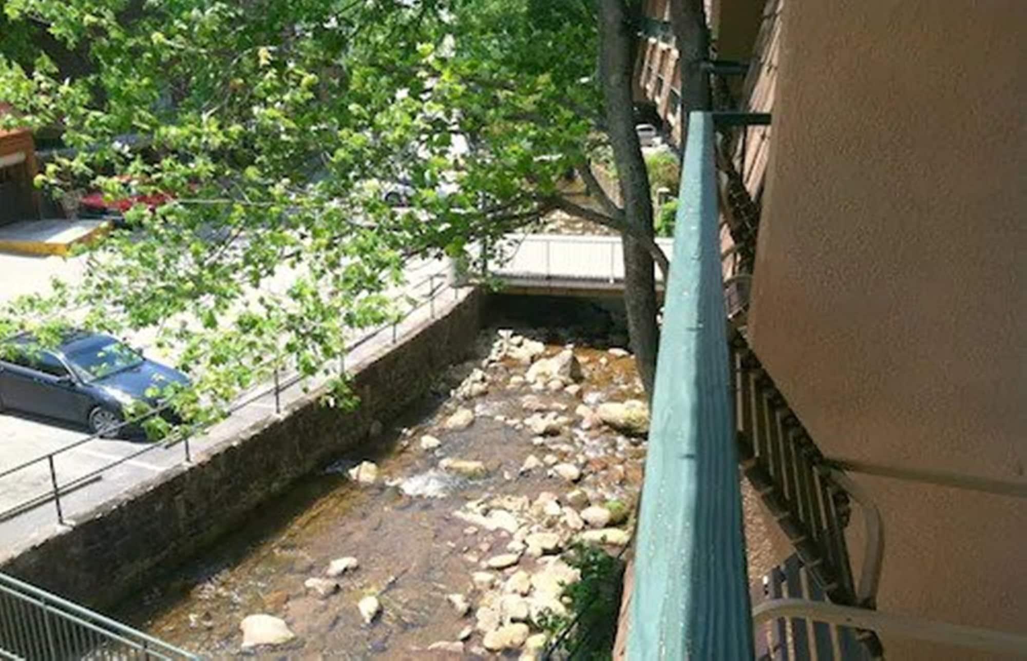 盖特林堡市中心溪边品质酒店 蓋特林堡 外观 照片